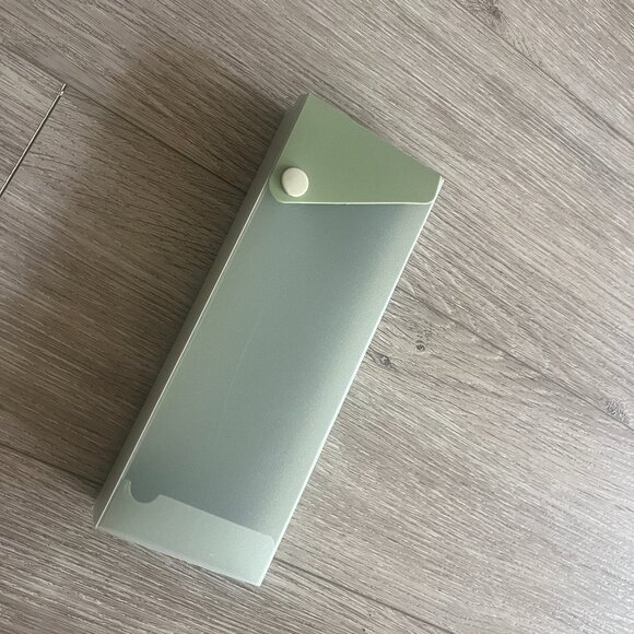 Translucent Plastic Pen Case with Snap | New - Picture 3 of 5
